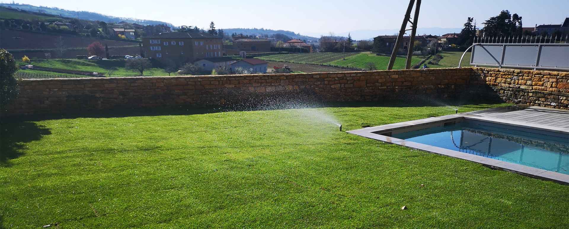 L’engazonnement naturel ou synthétique de vos espaces