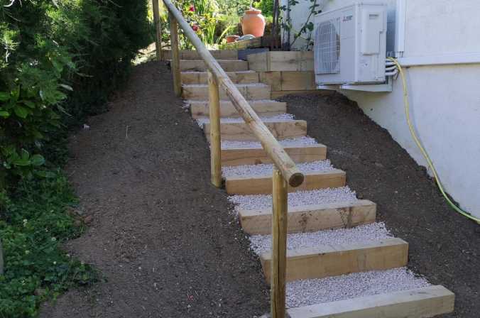 Escalier en traverses de chêne à Limas (3e partie)