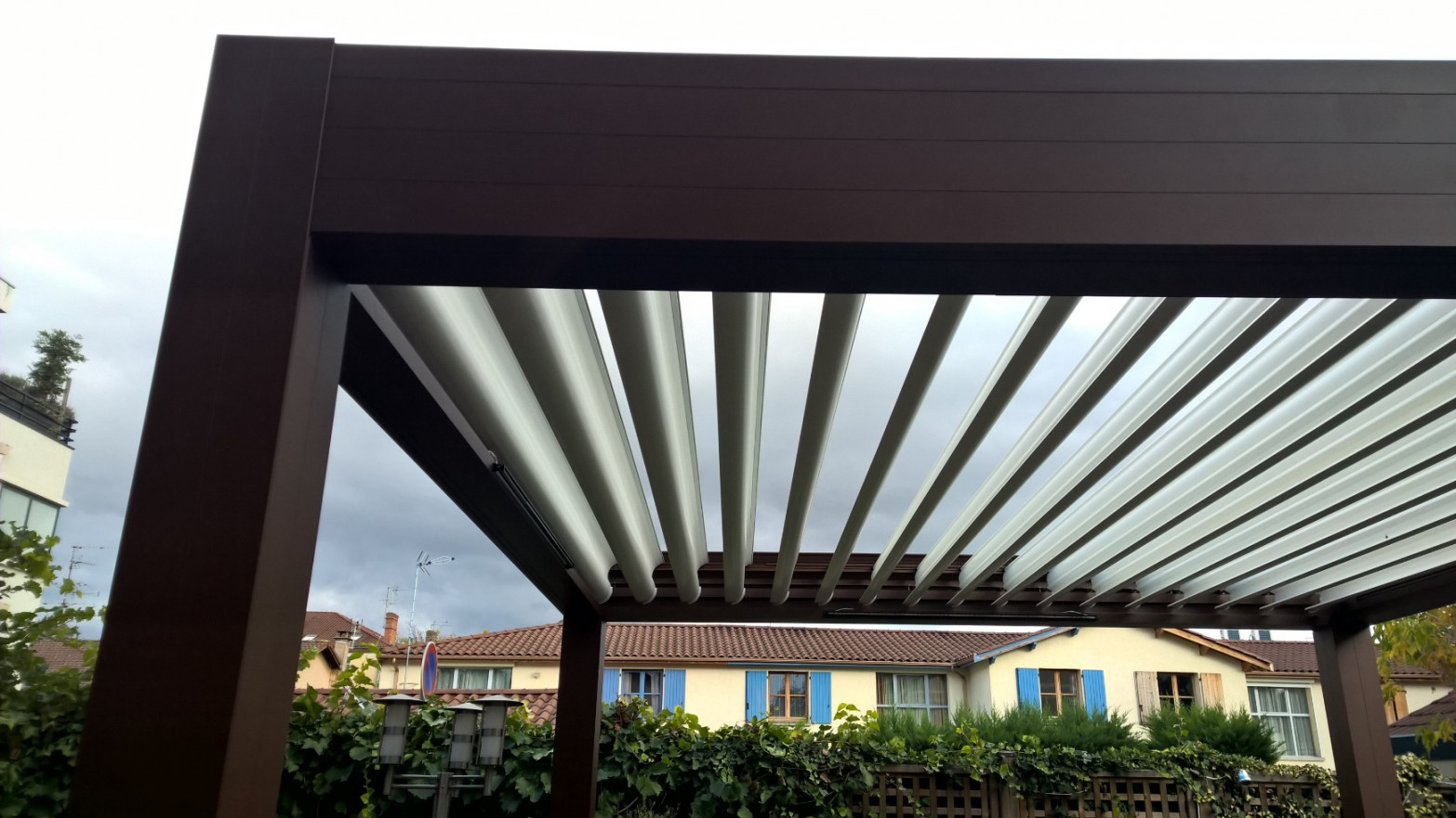 Agrément de jardin pergola bioclimatique à Villefranche-sur-saône