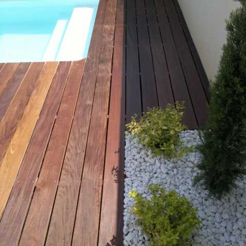 Terrasse en bois exotique et dallage à Villefranche-sur-Saône