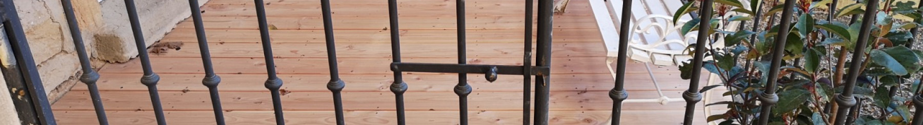 TERRASSE BOIS A THEIZE DANS LE BEAUJOLAIS